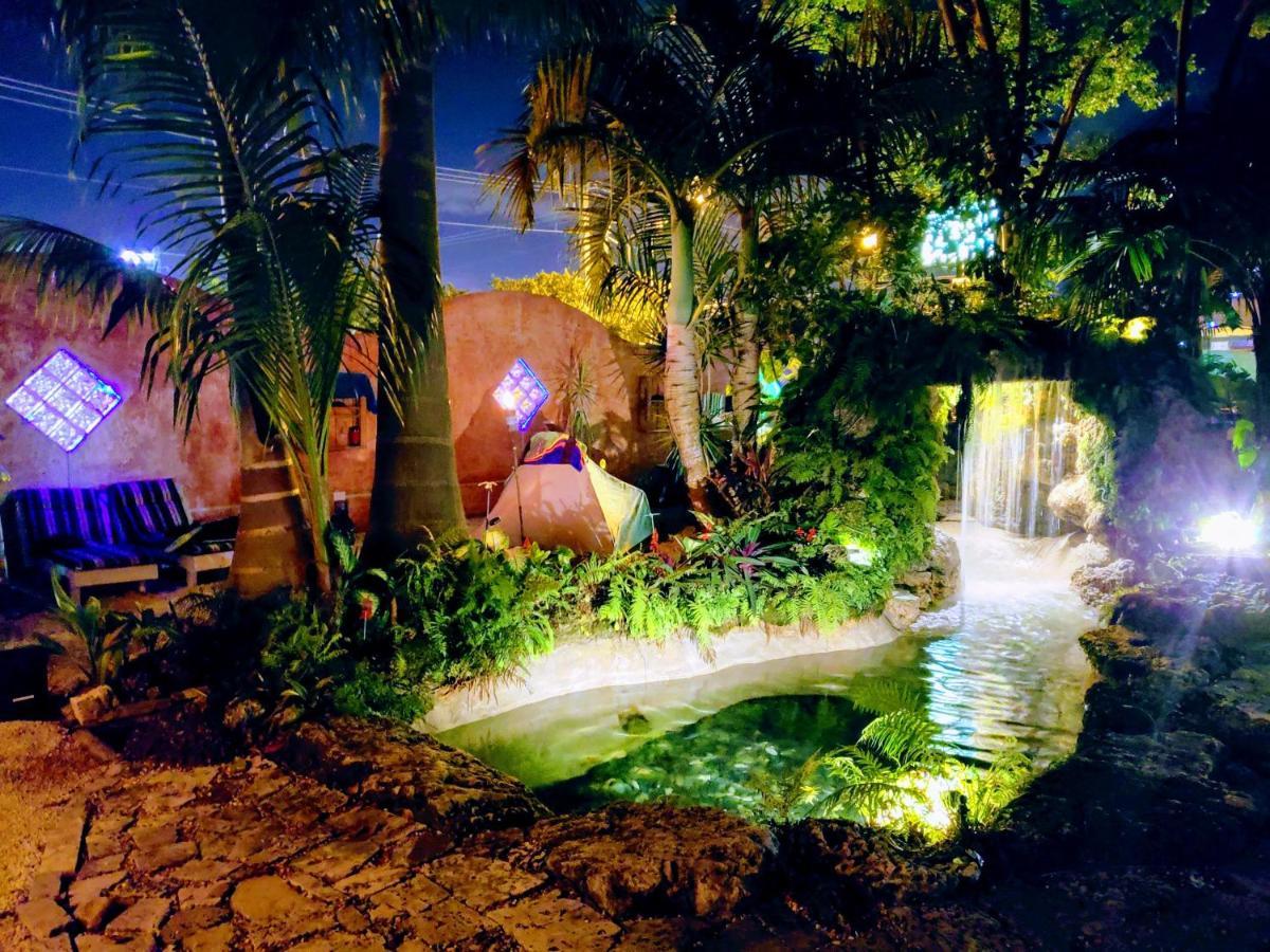 Hoosville Hostel Florida Stadt Exterior foto